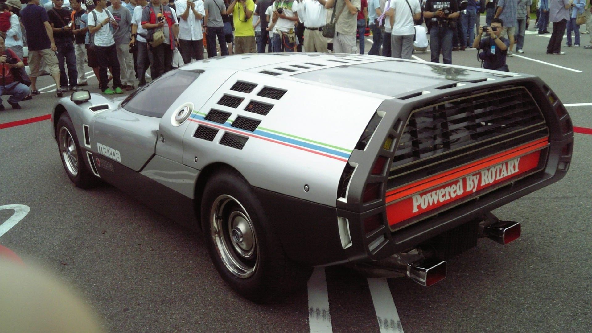 デザインが気持ち悪い車を探しています マツダｒｘ500のリア Yahoo 知恵袋