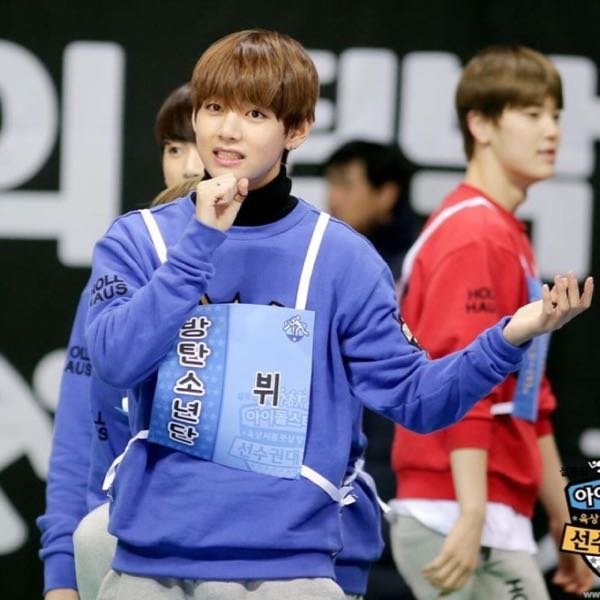 BTSのライブTシャツ、パーカーを買おうと思うんですが、初め