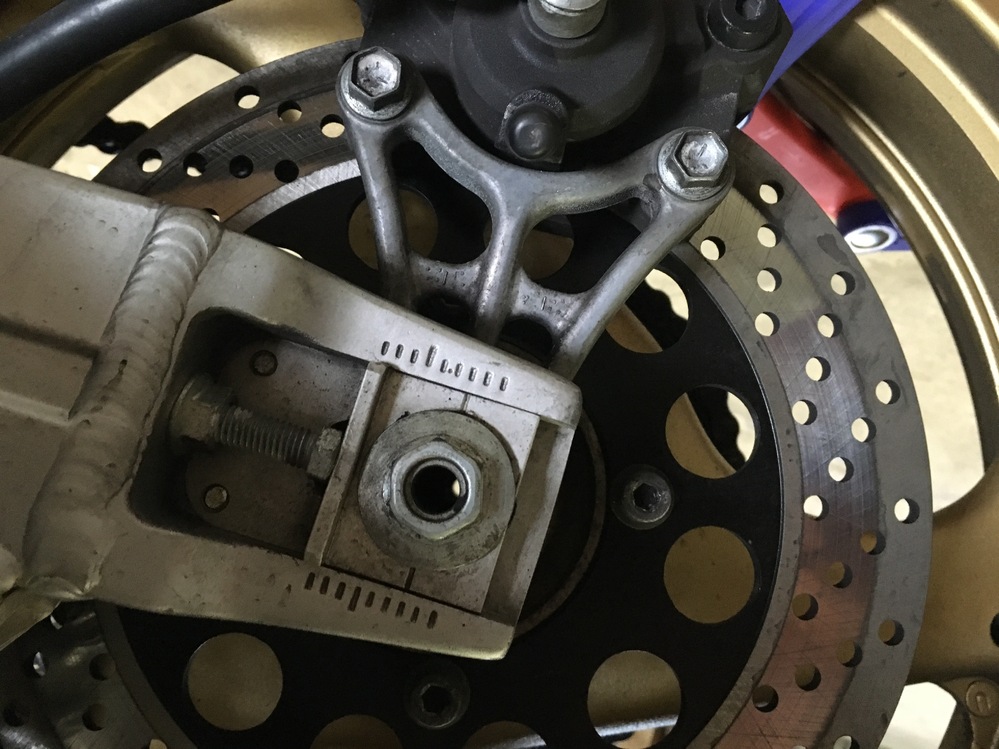 バイクのディスクの減り方がおかしいのですがどうしたらいいです
