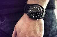 エンポリオアルマーニの3万弱の腕時計は 30代半ばの男性からすると Yahoo 知恵袋