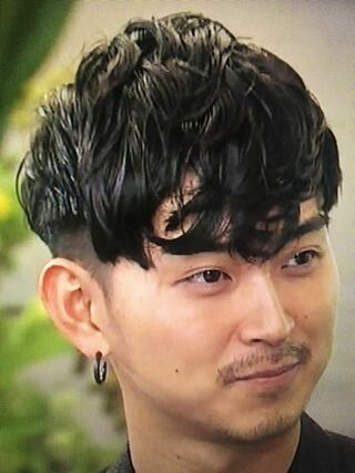松田翔太さんの髪型にしたいのですが 切る時は サイドを6ミリぐらいのツ Yahoo 知恵袋