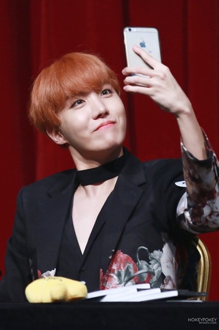 このホソクが首に巻いているものは何でしょうか チョーカー にしては太い Yahoo 知恵袋