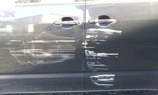 車のこすり傷の直し方の質問です 先日左リアドアをブロック塀にこすりまし Yahoo 知恵袋