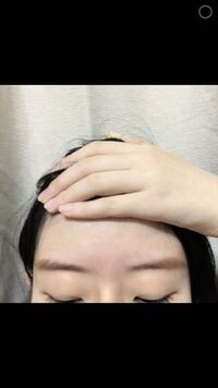 眉毛を染めたのですが髪色と違うと やっぱり違和感あるように見えますか Yahoo 知恵袋