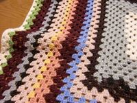画像の様なかぎ針編みの - コタツカバーを作ってみたいのですが