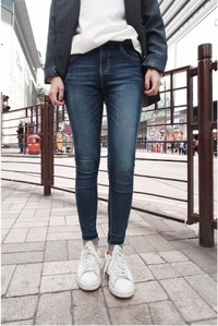 写真のような足首までフィットするタイトなズボンが欲しいです Yahoo 知恵袋