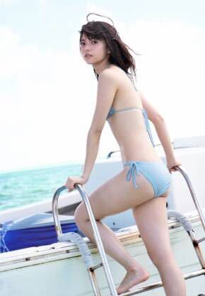 乃木坂46の齋藤飛鳥の写真集で着ていた 水着は紐ビキニで Yahoo 知恵袋