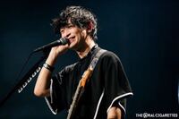 Theoralcigarettesの山中拓也さんが着ている画 Yahoo 知恵袋