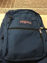 リュックにこんな感じで缶バッチをつけました どうですか 女性から見 Yahoo 知恵袋