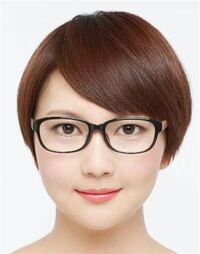 このような フレームが少し大きめの眼鏡に合う髪型を教えてください 女子 Yahoo Beauty