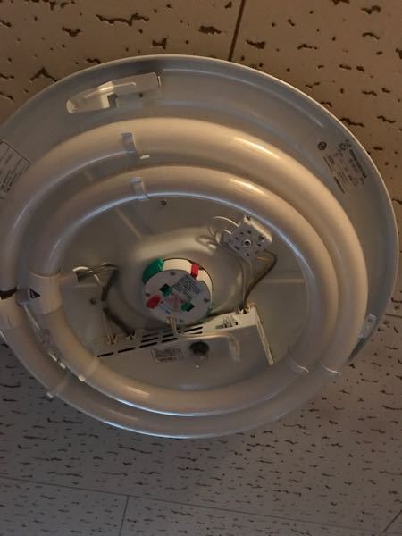 蛍光灯の電気の紐が抜けた？のですがどうすればなおりますか ...