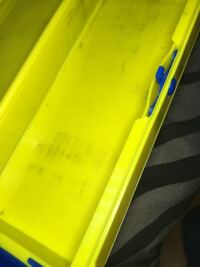 こういうプラスチックの筆箱の汚れ 鉛筆etc の汚れ を落とす Yahoo 知恵袋