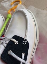 靴を洗ったら黄ばんだ感じになってしまいました この黄ばみはどうした Yahoo 知恵袋