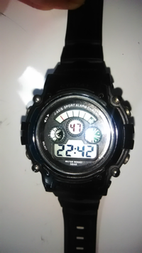 腕時計の時間の設定方法を教えてください。J-AXIS CYBEATです。 