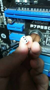 マザーのケースファンの接続口が４ピンだったのですが ３ピンのものをつ Yahoo 知恵袋