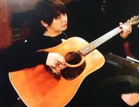 セカオワの深瀬くんがお父さんにもらったギターです なんというギターわか Yahoo 知恵袋