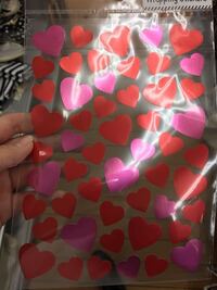 このシールをジャニーズの公式うちわにはるとしたら何袋分いりますか Yahoo 知恵袋