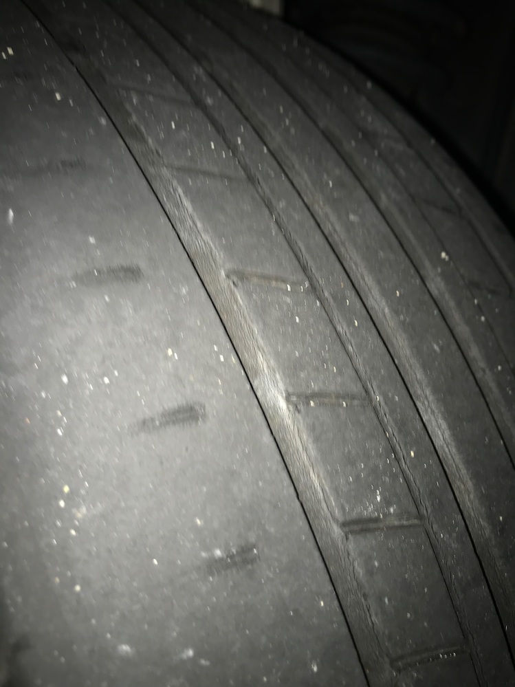 今日車屋さんからタイヤのワイヤーが出て来てると言われタイヤ交