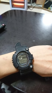 G Shockのベルト部分を塗装したりのですが 塗料はどのような物 Yahoo 知恵袋