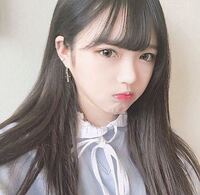 この写真のような量が少なめの前髪にしたいのですがどうやって切ればこうな Yahoo Beauty