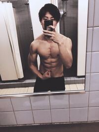 友人に筋トレの相談をした所 毎日腕立てと腹筋100回やればこーなる 実 Yahoo 知恵袋