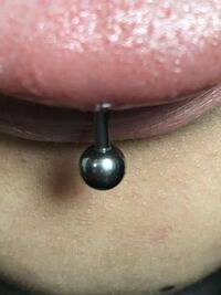 舌ピアスのボールがどうしても取れません ボール両方をペンチで掴ん Yahoo 知恵袋