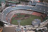 東京ドームの収容人数って昔は５５０００人でしたよね そして ウィキペディアで Yahoo 知恵袋