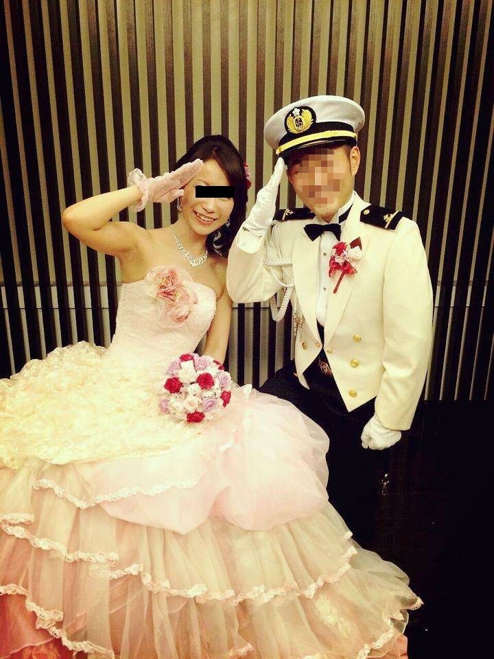 自衛隊の結婚式ではこういう礼服を着ますか 着る人