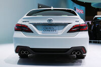 新型クラウンのマフラーは４本出しですが これは４気筒である事 Yahoo 知恵袋