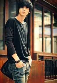 この人は誰ですか 韓国のモデル ウォン ジョンジン 원 Yahoo 知恵袋