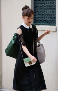 宝塚娘役の私服って基本2万以上ですよね 下級生でも そん Yahoo 知恵袋