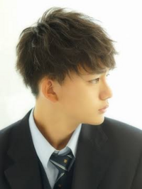 美容師や理容師の方に質問します 舘ひろしさんと同じ髪型にするに Yahoo 知恵袋