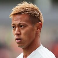 本田圭佑選手のこの髪色にしたいのですが美容室でどうやってオー Yahoo 知恵袋