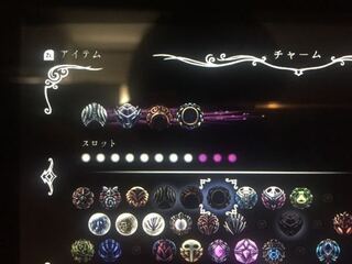 Hollowknightでチャームを写真のように無理やりつけたときって Yahoo 知恵袋