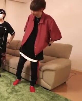 この時のキヨさんの服ってどんなアイテムですか 中の黒 Yahoo 知恵袋