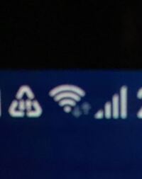 Androidです Wi Fiのマークの中に上下矢印があります ど Yahoo 知恵袋