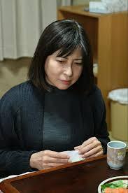 岡江久美子さんのヘアスタイルは 何年も同じですか 岡江久美子さ Yahoo 知恵袋