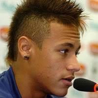 このネイマールのようなモヒカンだと美容室か理容室だったらどっちがいいで Yahoo Beauty