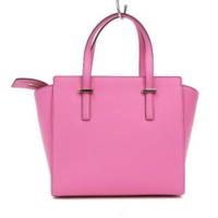 ピンク色の洋服や持ち物は何歳まででしょうか 30台の女性がピンク Yahoo 知恵袋