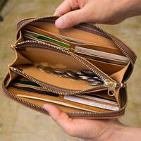 新宿で長財布を売ってるところを教えてください 伊勢丹 高島屋 丸井 京 Yahoo 知恵袋