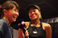 車のデッドニングを兼ねて まずはこれからの夏の暑さ対策で天井の断熱をしよ Yahoo 知恵袋