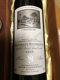 マナーに関して ワイングラスの持ち方はどこを持つことが正解なのでし Yahoo 知恵袋