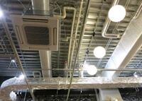 建築系のお仕事の方に質問です 天井が配管むき出しになっているお洒 Yahoo 知恵袋