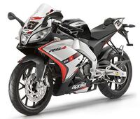 50ccのバイクって原付免許で乗れるんですよね アプリリアrs4 Yahoo 知恵袋