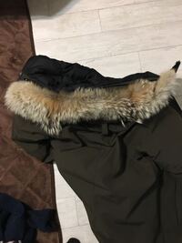 カナダグースジャスパーを友人から貰いました 街中で来て Yahoo 知恵袋