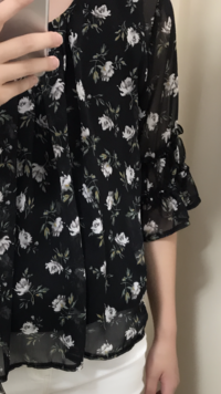 小花柄のワンピース 黒 っておばさん臭いですか 異性と出掛 Yahoo 知恵袋