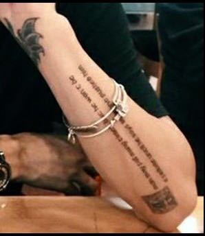 このタトゥー入れようと思ってるんですけど 人に何を言われようと Yahoo 知恵袋