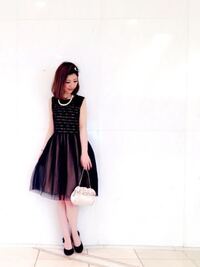 鮮やかなオレンジのドレスワンピースに合わせる靴の色は何色がいいでしょう Yahoo 知恵袋