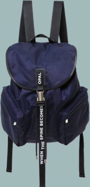 リュックについて質問です 画像のような形のものはなんという種類の形のも Yahoo 知恵袋