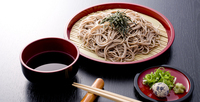ざるそばの薬味のネギがないっ 玉ねぎ刻んでは ちょっときつ過ぎ Yahoo 知恵袋